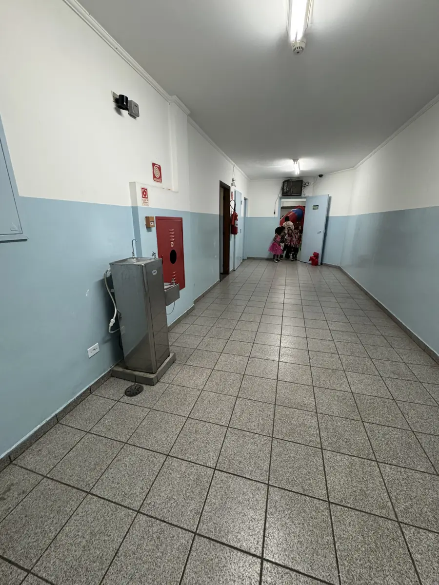 Corredor das salas de aula