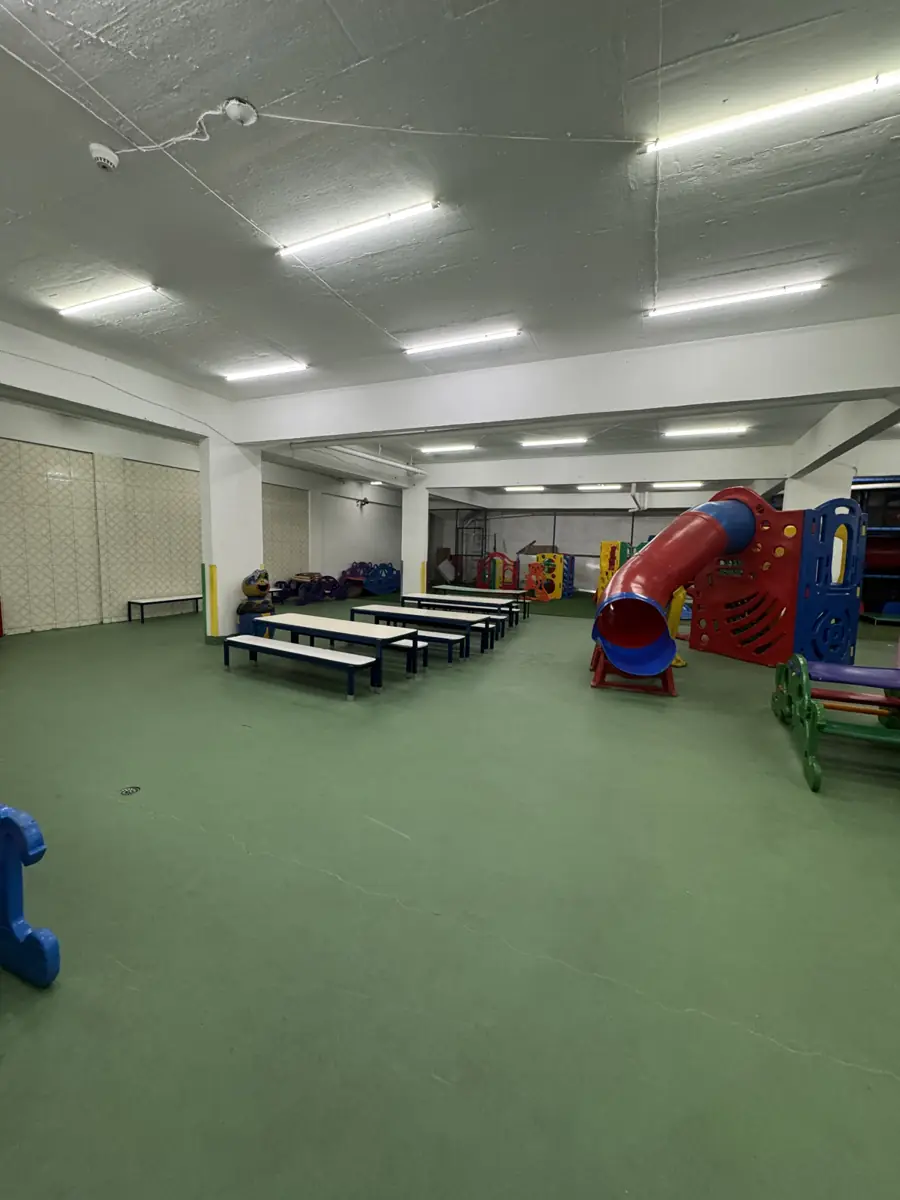 Parque infantil coberto